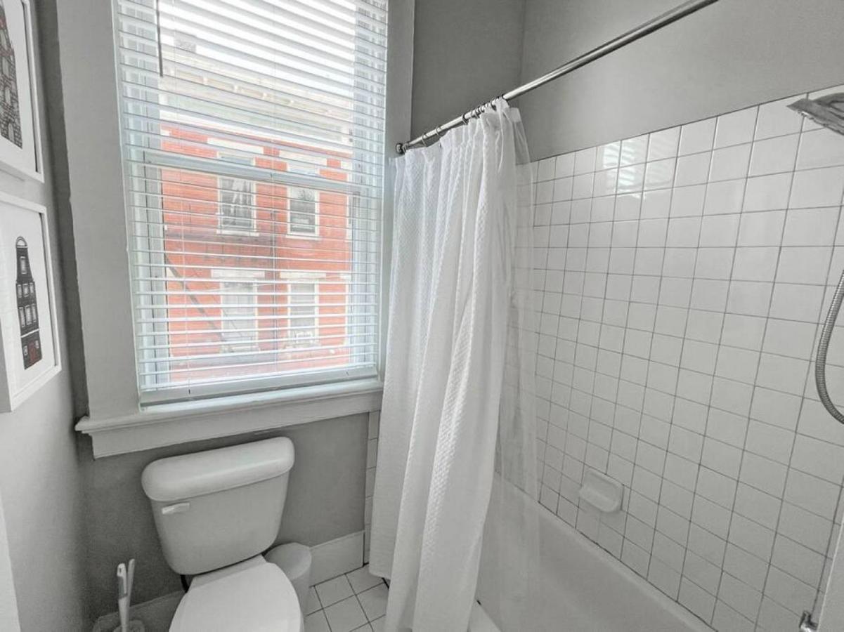 Holiday home Full Building Huge Downtown Retreat Walkable To Everything *