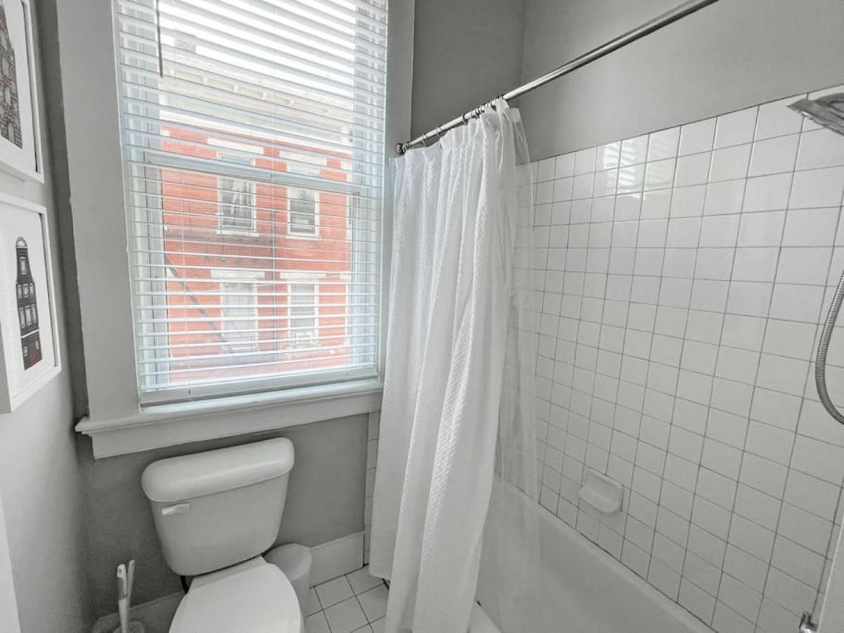 Quiet 1-bedroom Loft Near Entertainment District *