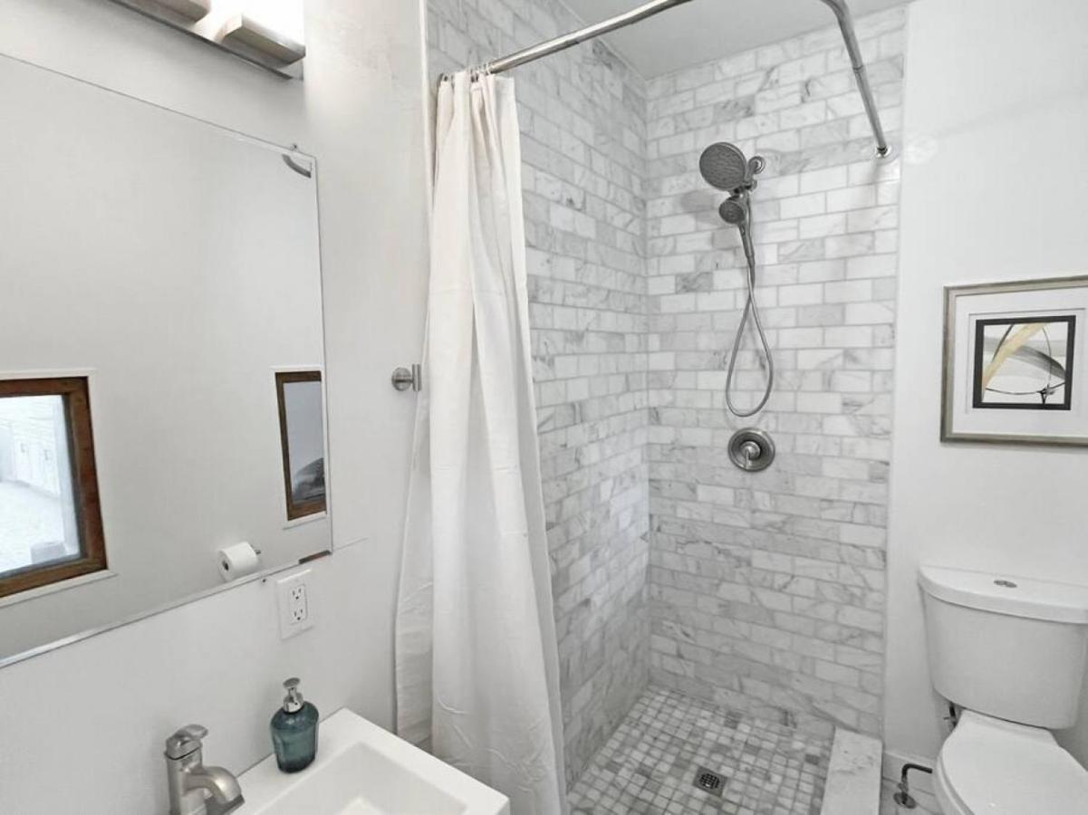 Holiday home Walk Everywhere From Stunning Remodel In Otr