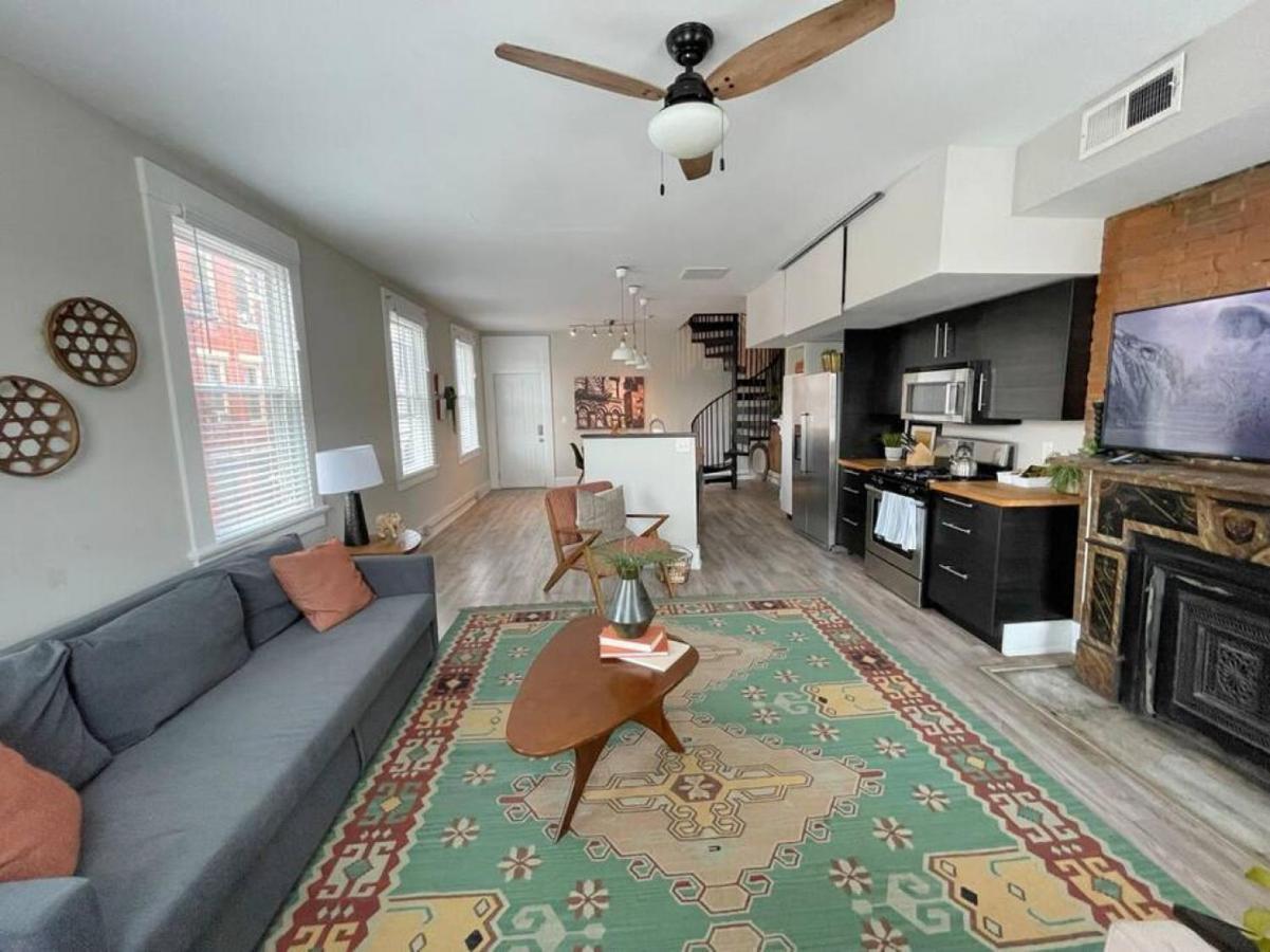 Holiday home Full Building Huge Downtown Retreat Walkable To Everything