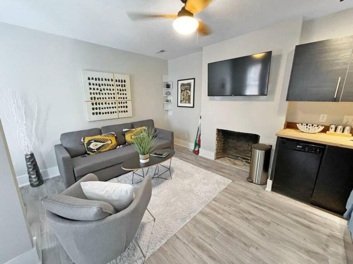 Quiet 1-bedroom Loft Near Entertainment District Apartment *