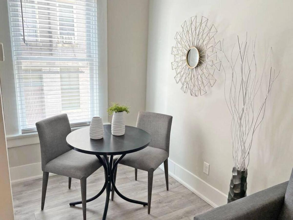Quiet 1-bedroom Loft Near Entertainment District Apartment