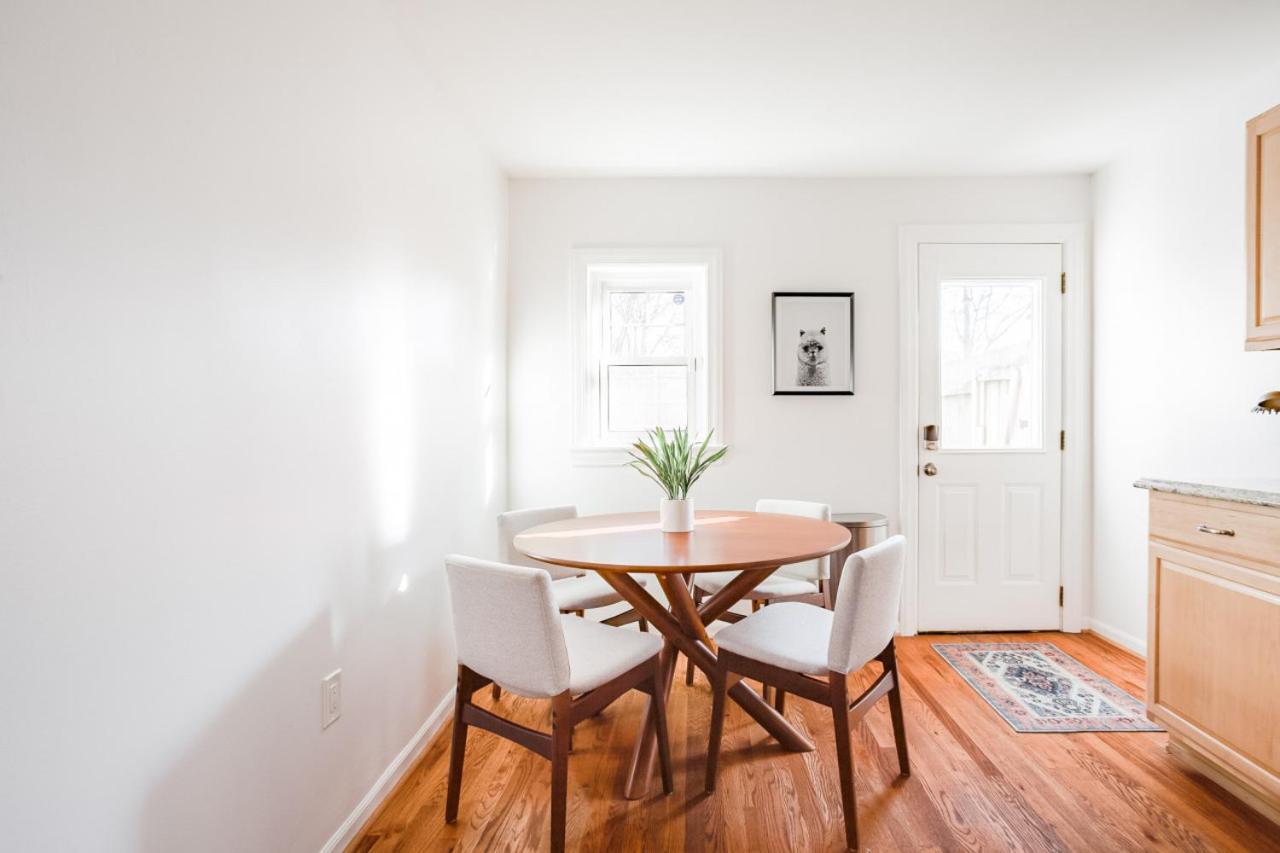 Mid-century Modern 2b Oakley With Fenced Yard And Offstreet Parking Holiday home Cincinnati