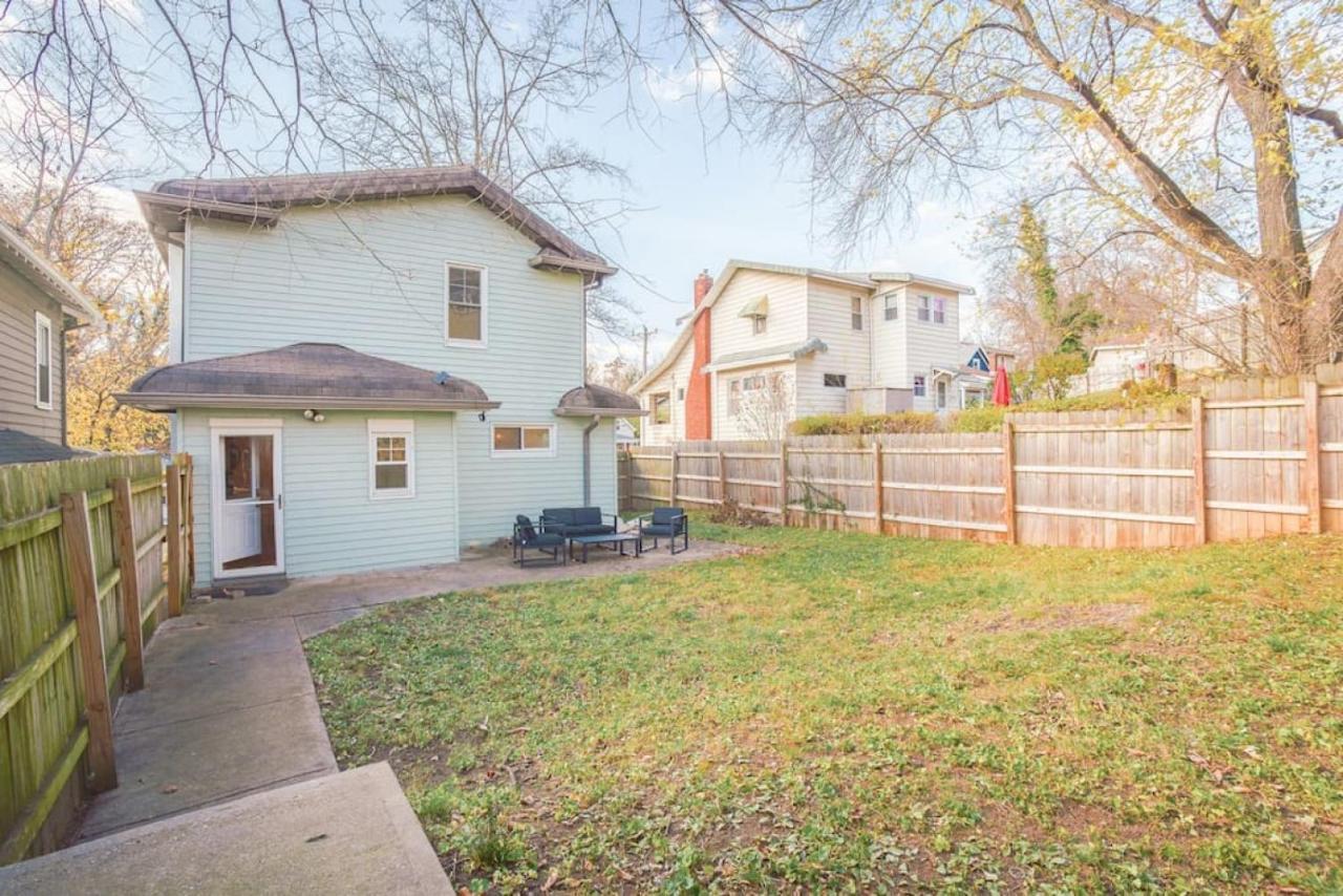 Mid-century Modern 2b Oakley With Fenced Yard And Offstreet Parking Holiday home