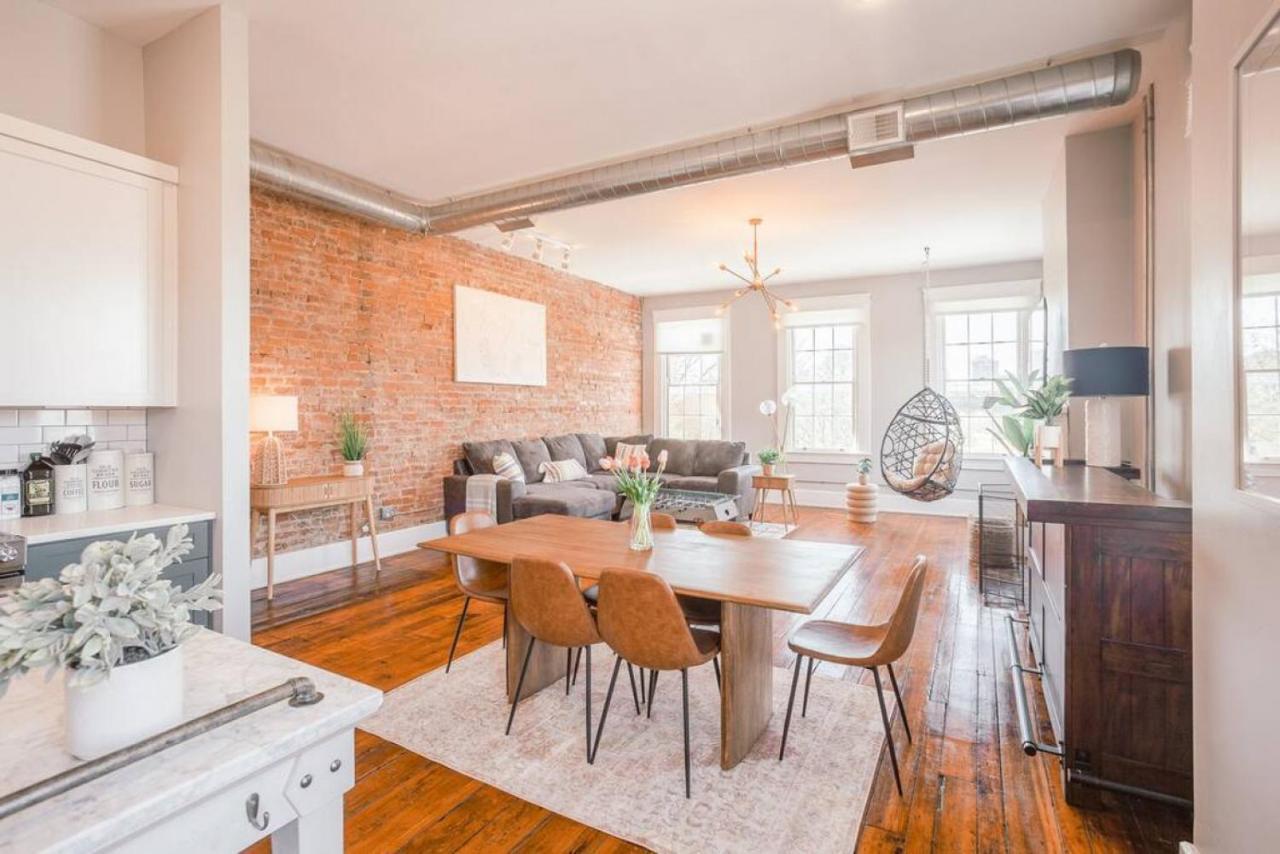 Holiday home Relaxing, Boho Chic 2b 2bath Downtown View *
