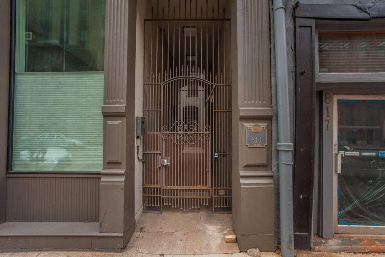 Art Deco 1000sqft Downtown With Gated Parking Holiday home *