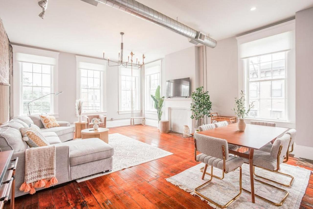 Holiday home Light And Airy, Spacious 2b 2bath Downtown View *