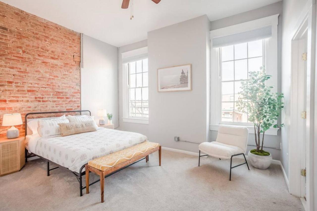 Relaxing, Boho Chic 2b 2bath Downtown View Holiday home *