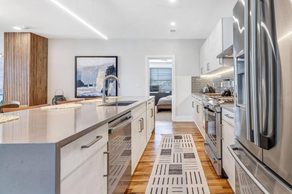 3 Bdrm 3 Full Bath Tower View Walk Up Apartment