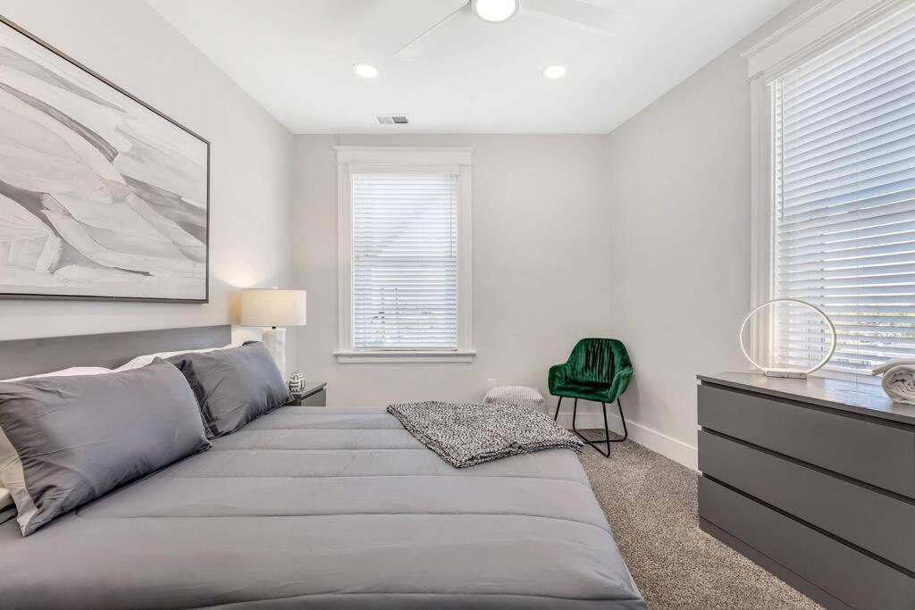 Apartment 3 Bdrm 3 Full Bath Tower View Walk Up