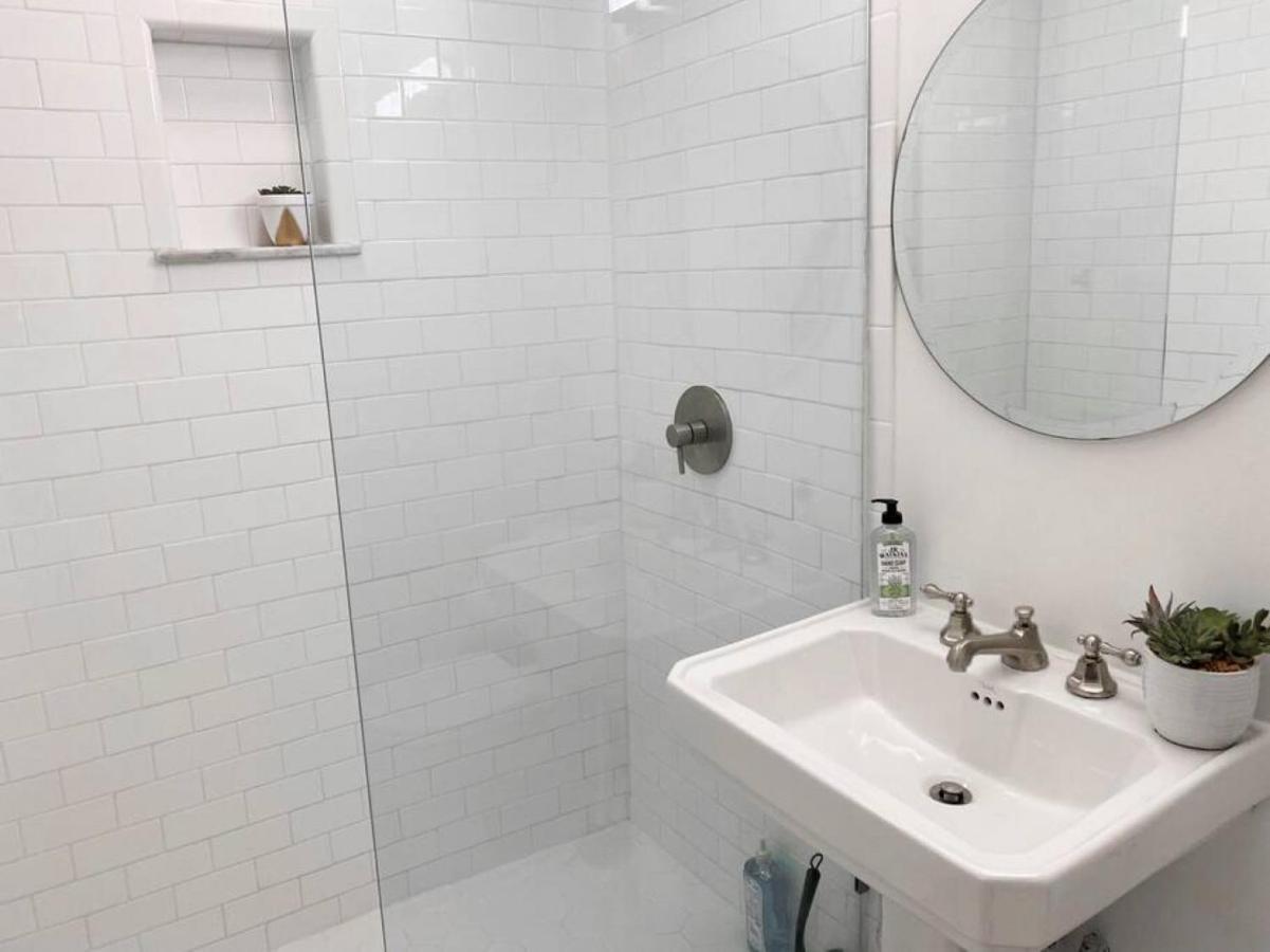 Explore Downtown And Mount Adams With River Views Holiday home