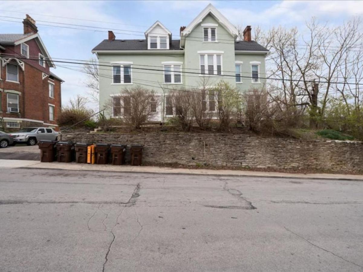 Cozy 1br With Parking - Near Uc, Zoo, Downtown *