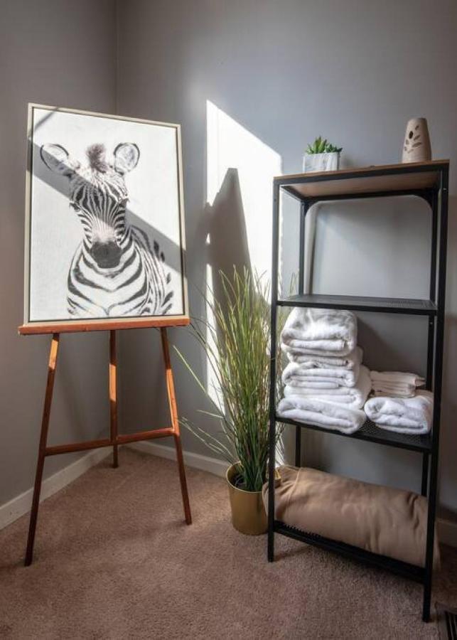 Cozy In Walkable Area Downtown With Parking Apartment