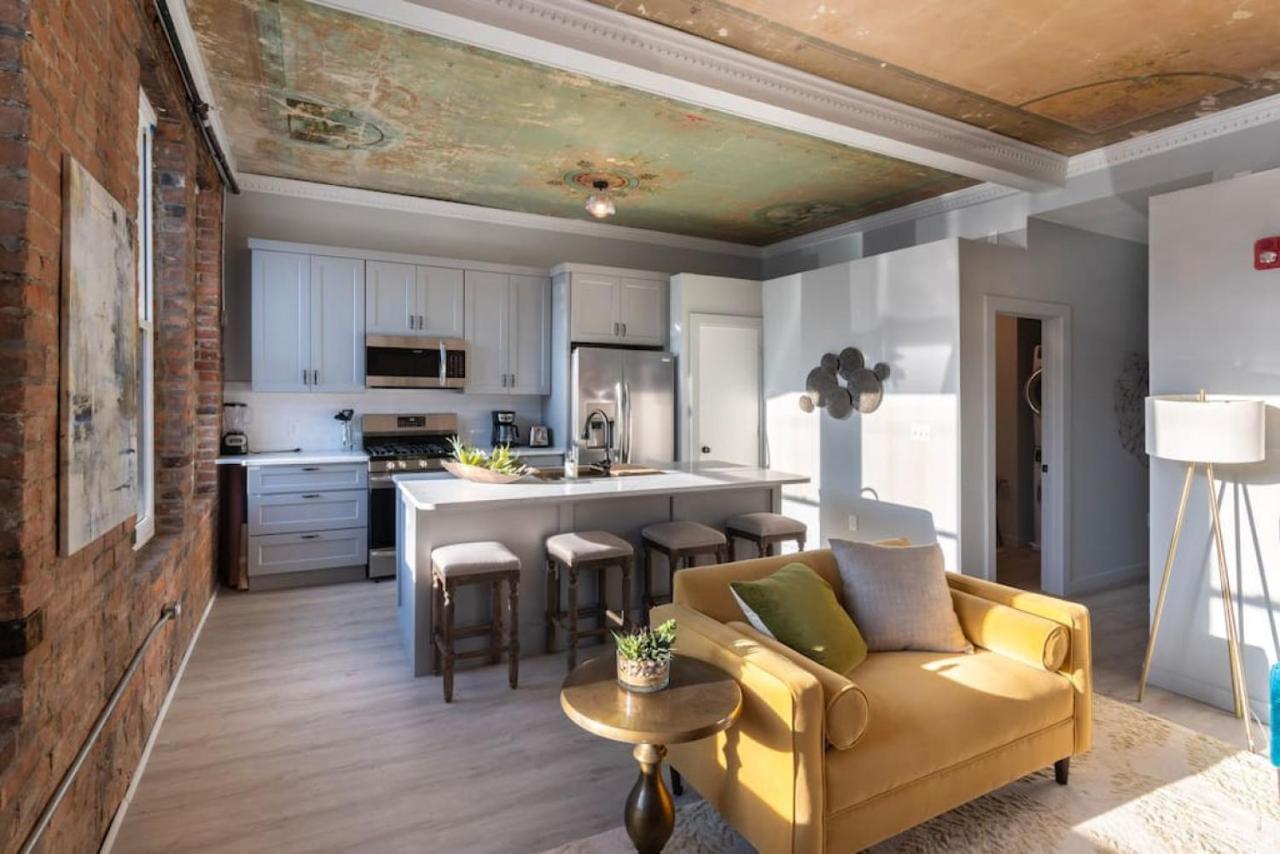 Parlor - Explore Otr And Dt From Restored 1894 Italianate * Cincinnati