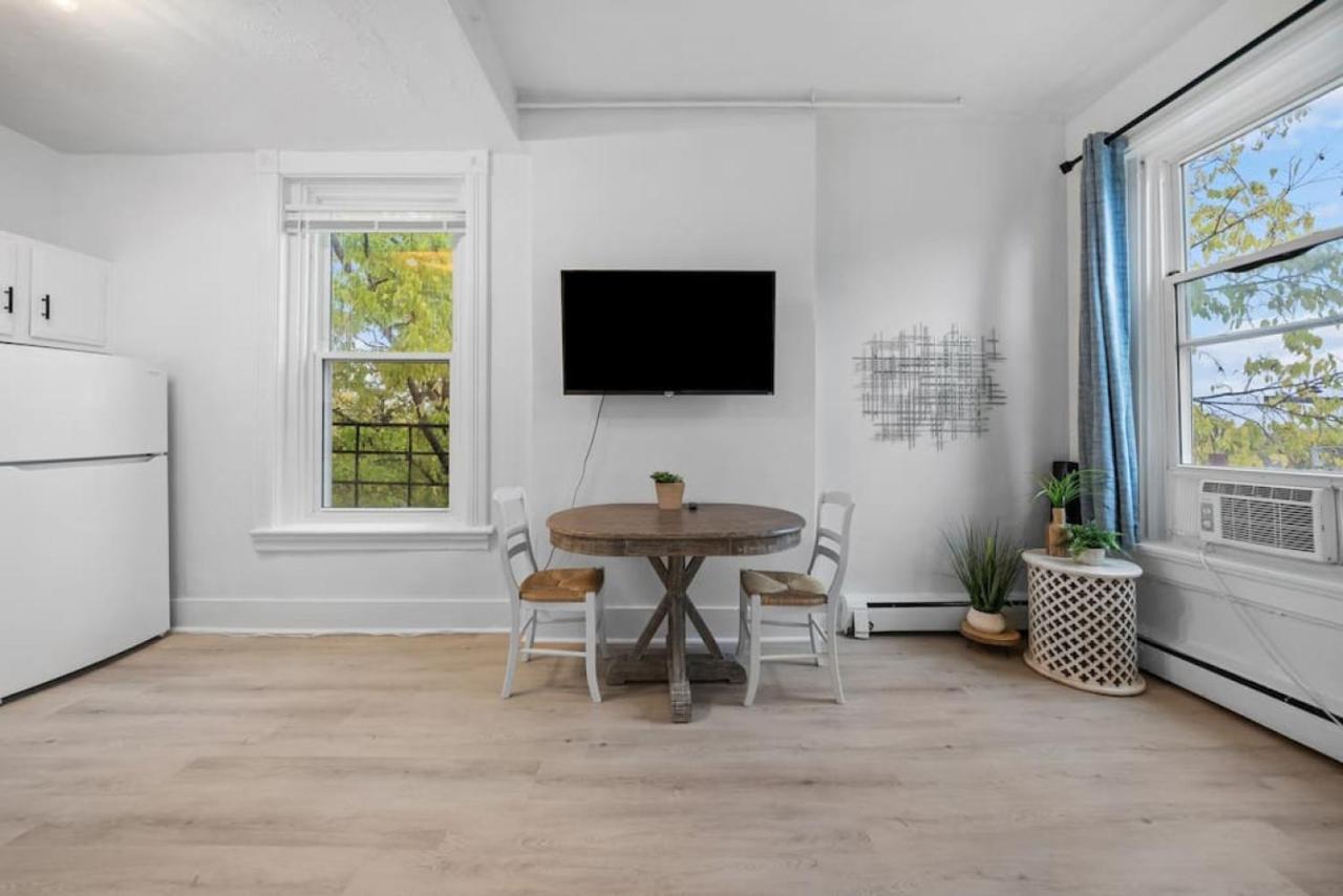 Cozy 1br With Parking - Near Uc, Zoo, Downtown * Cincinnati