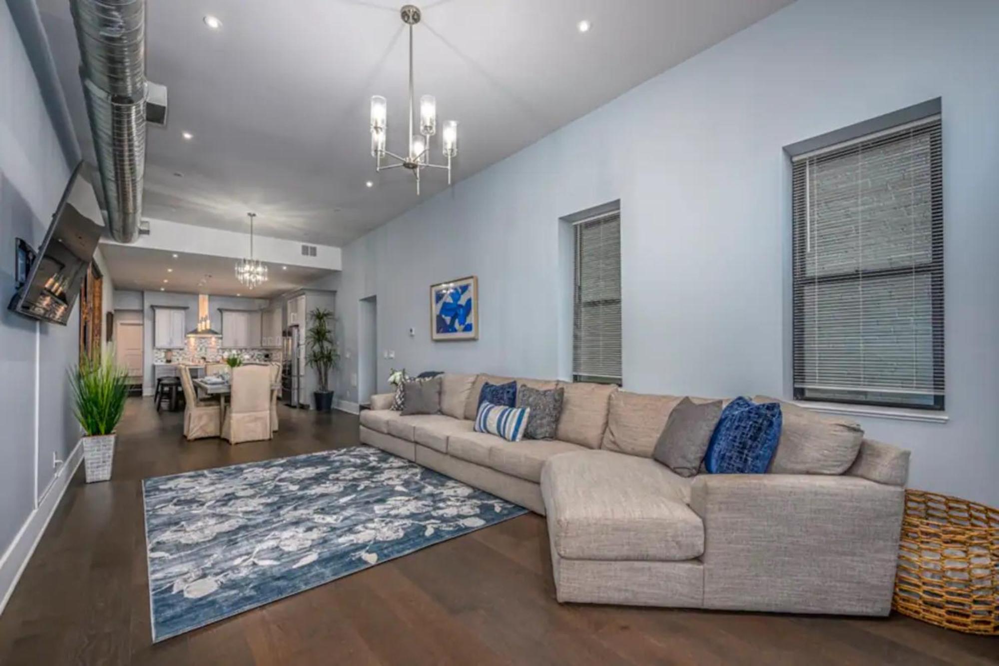 Holiday home Family And Friends Otr Luxury Downtown Otr Cincinnati