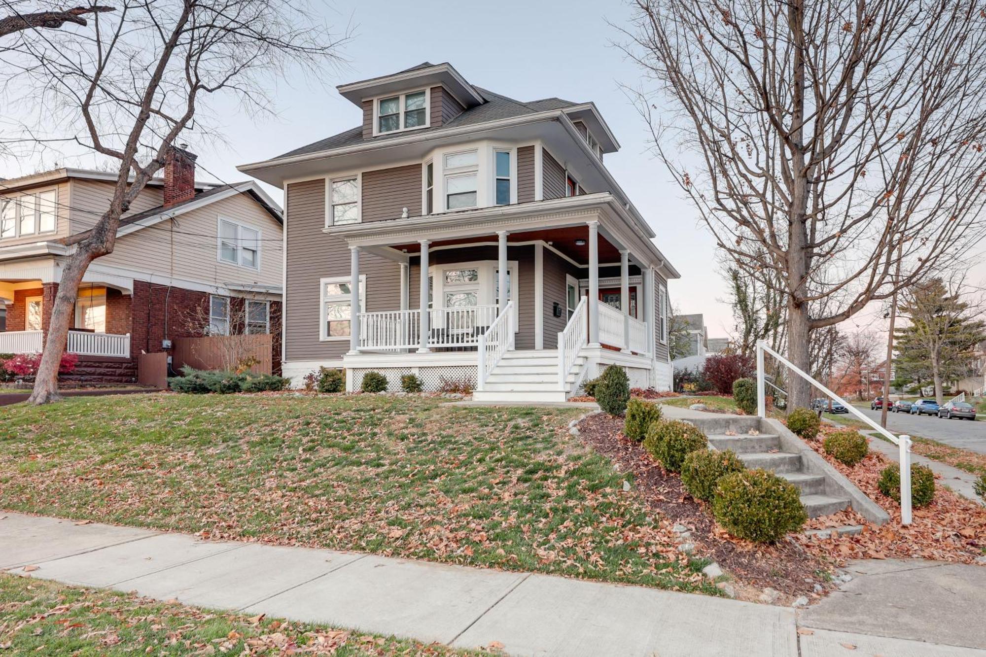 Charming With Spacious Deck! *