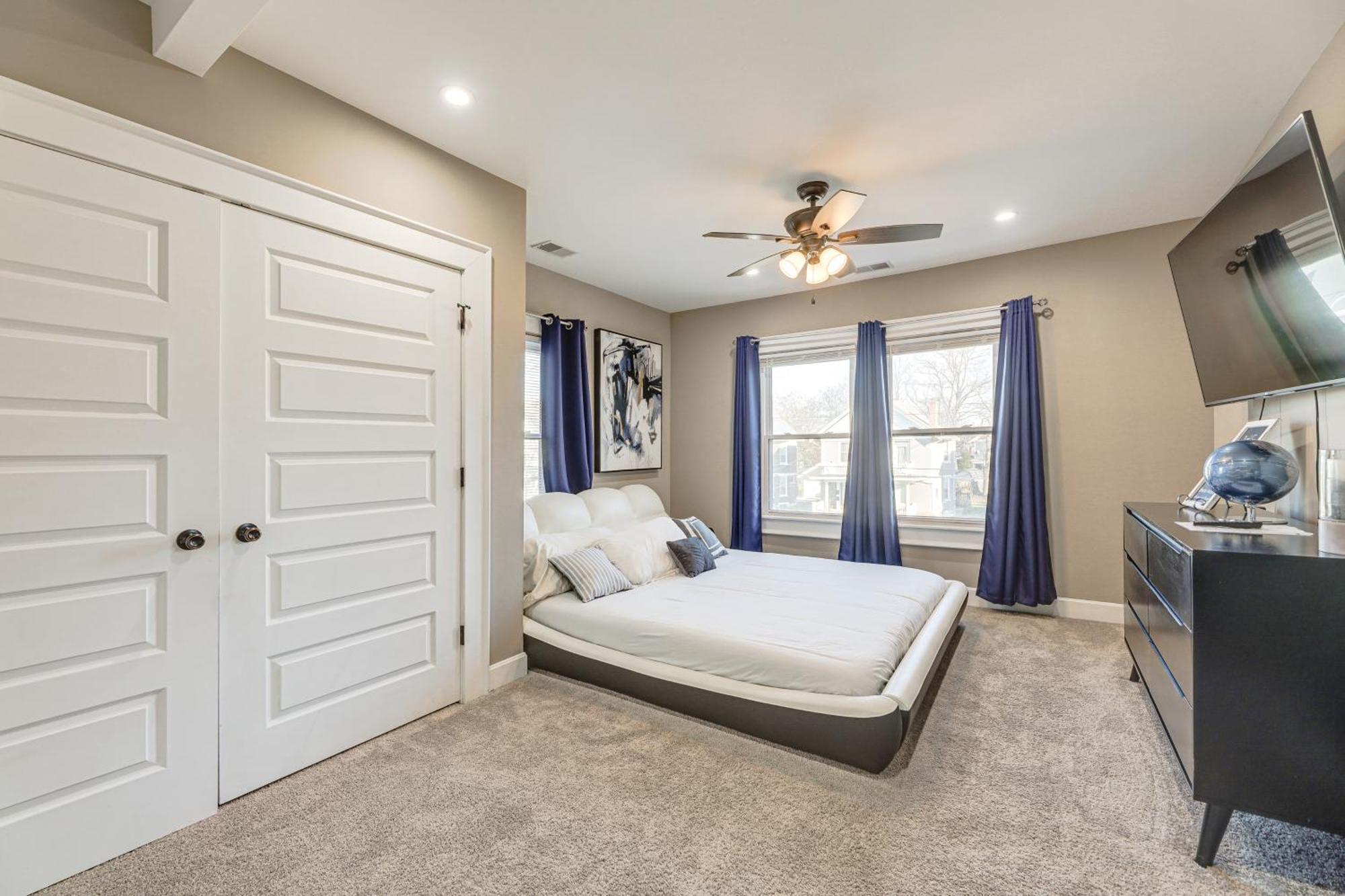 Charming With Spacious Deck! * Cincinnati