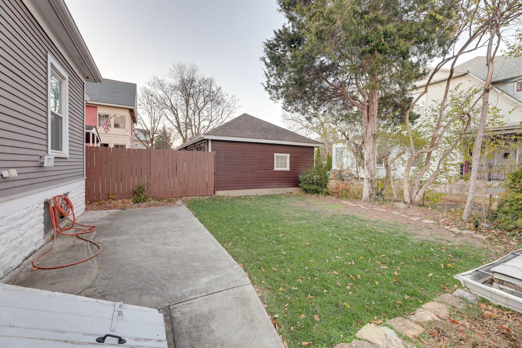 Charming With Spacious Deck! * Cincinnati