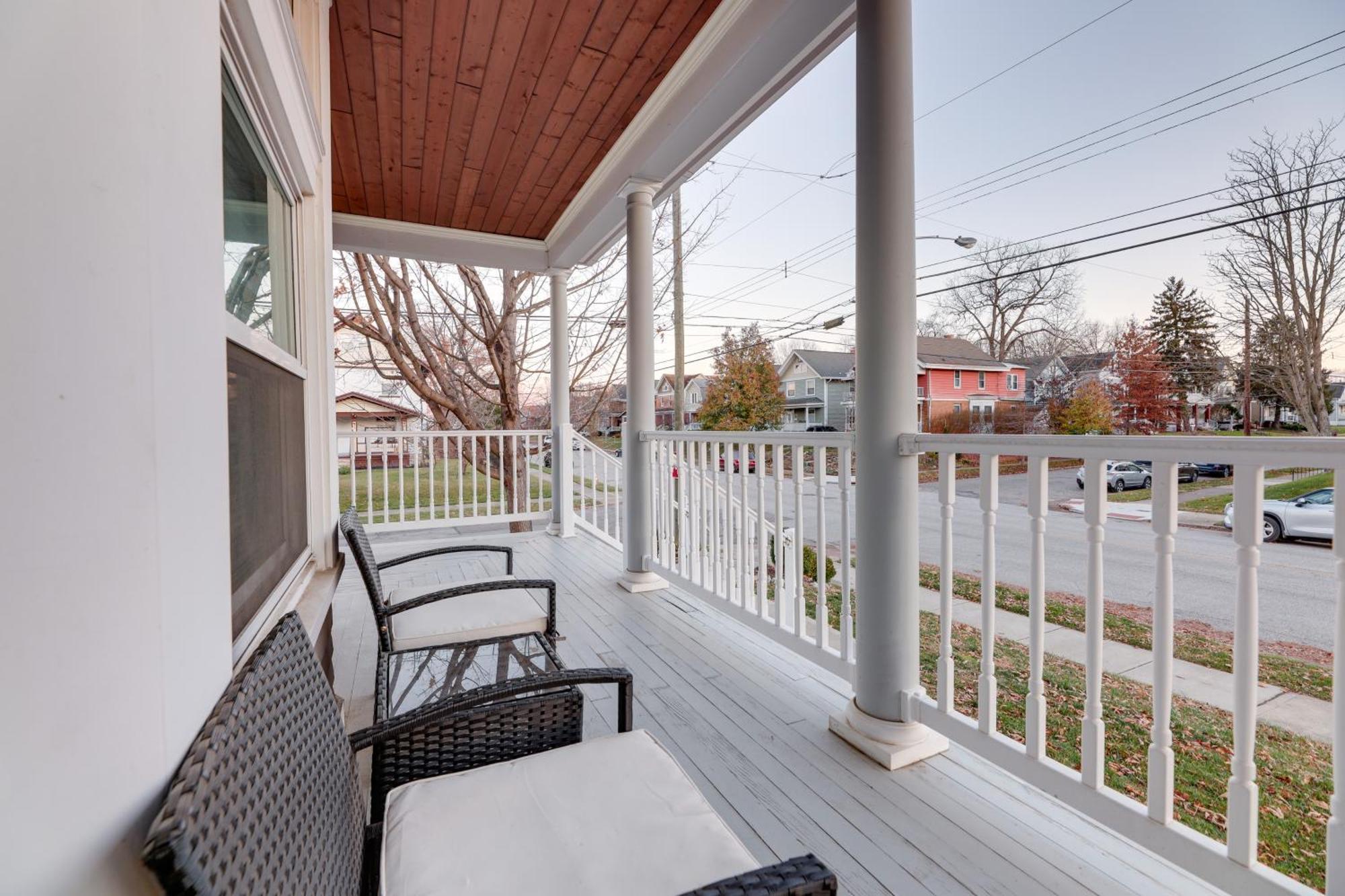 Charming With Spacious Deck! Cincinnati