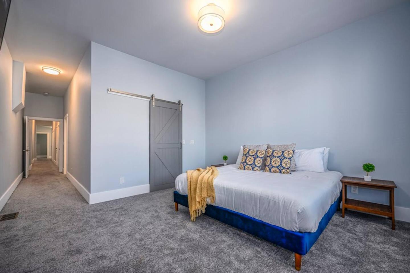 Family And Friends Otr Luxury Downtown Otr Holiday home