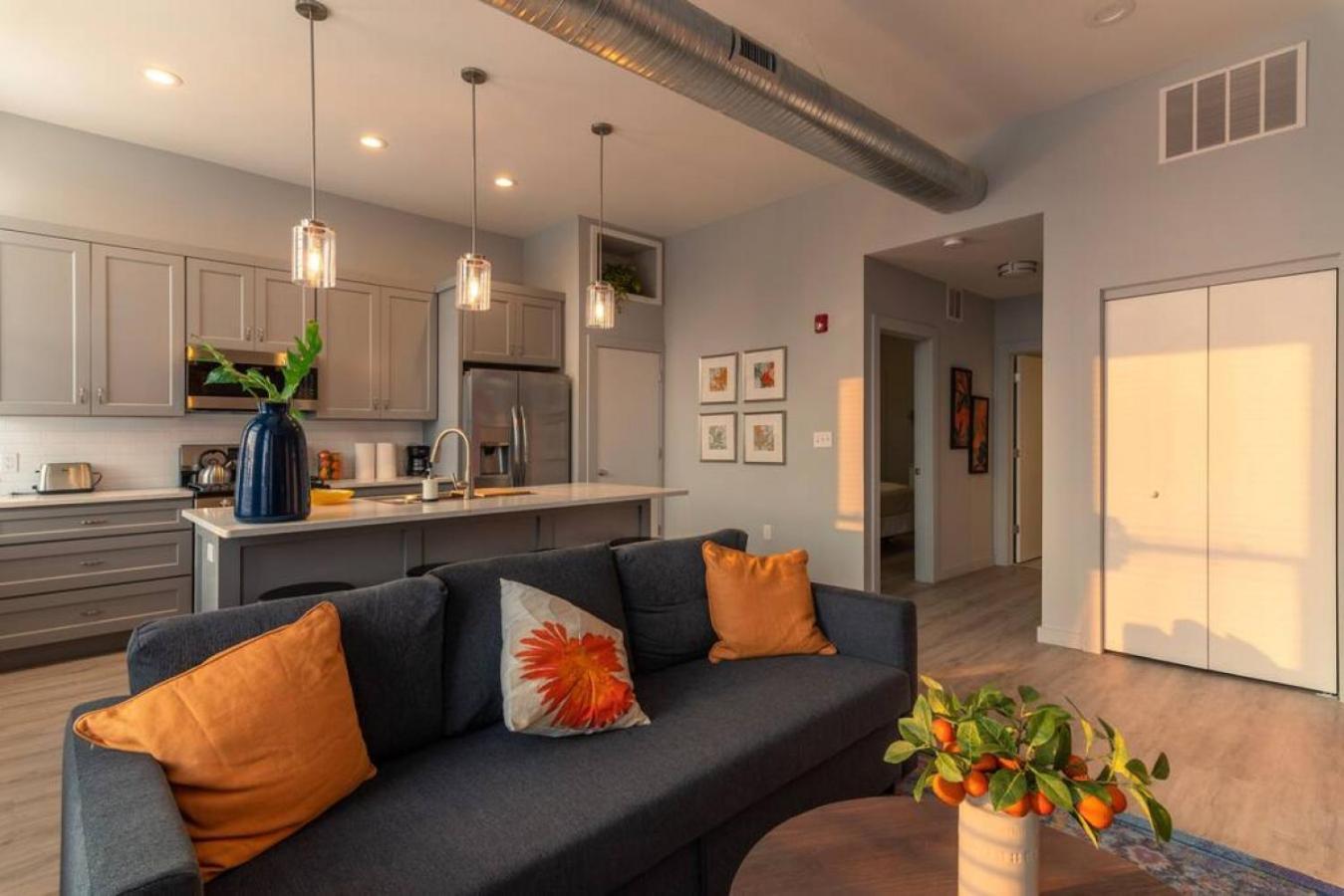 Apartment Entire Historic Building Sleeps 30 Cincinnati