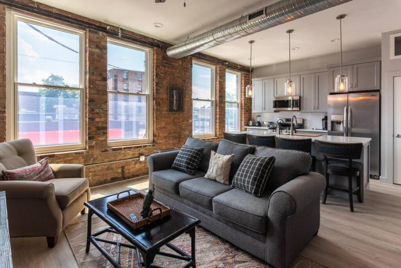 Entire Historic Building Sleeps 30 * Cincinnati