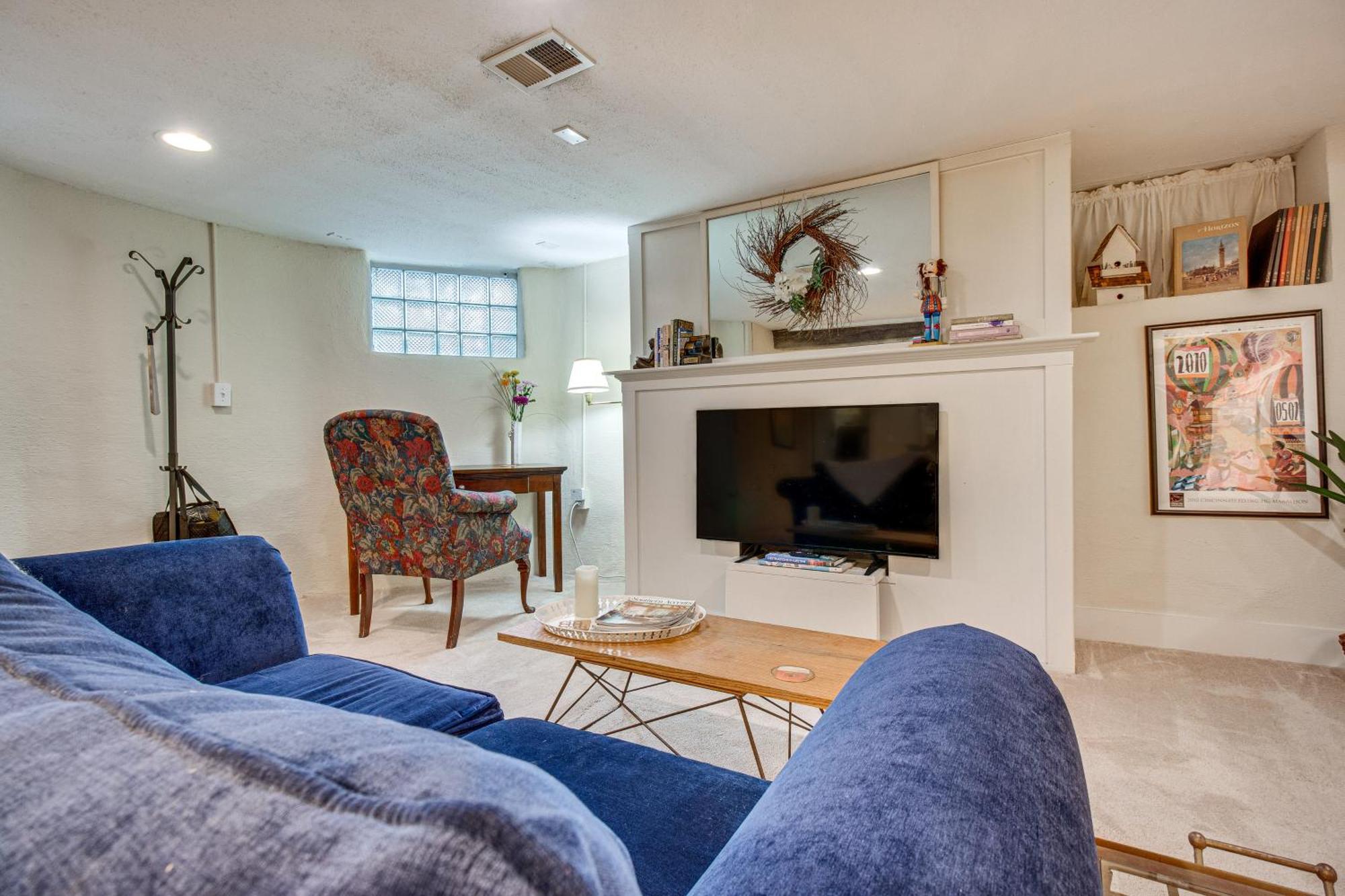 Garden-level Walkable Area! Apartment *