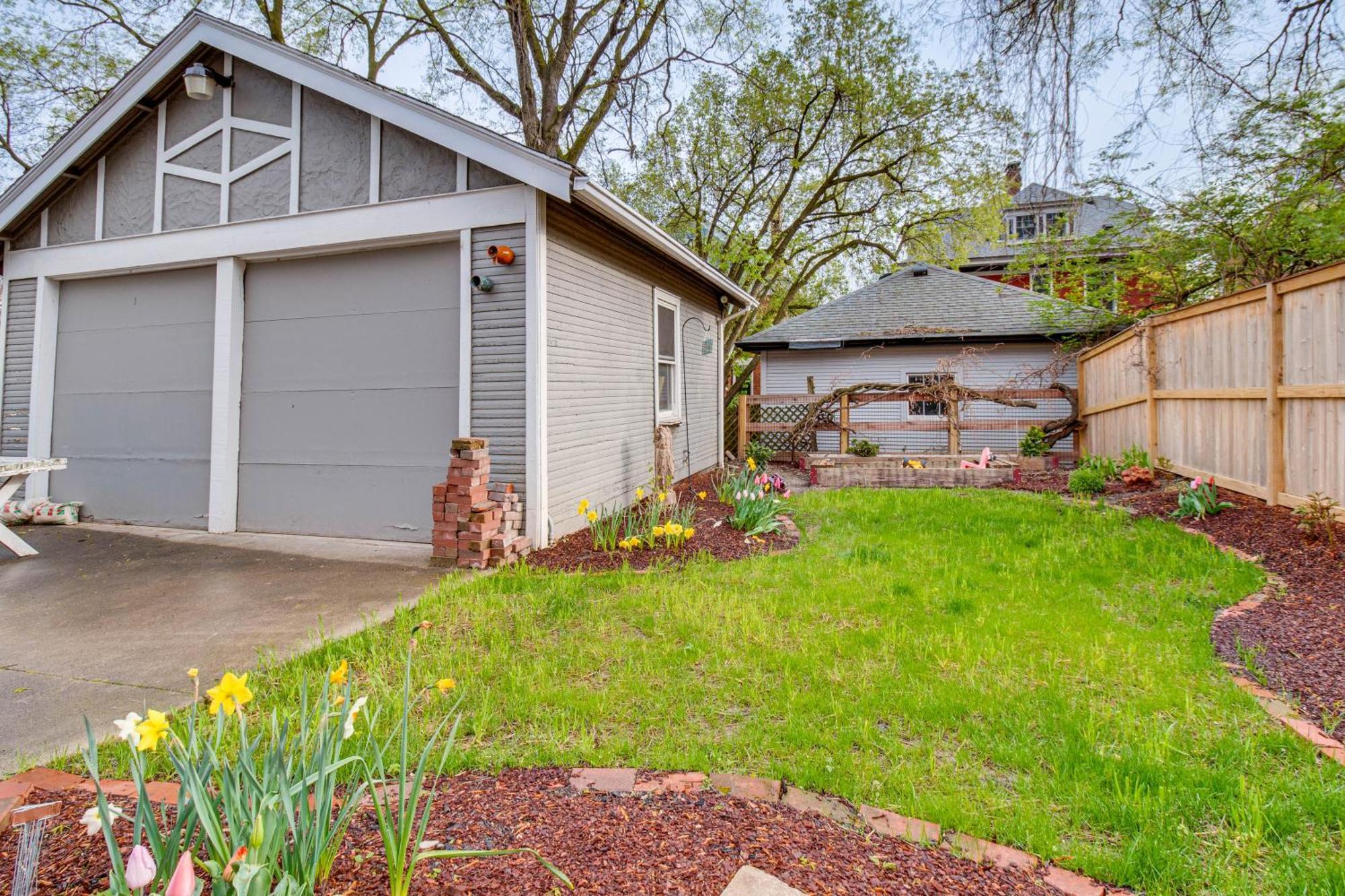 Garden-level Walkable Area! * Cincinnati