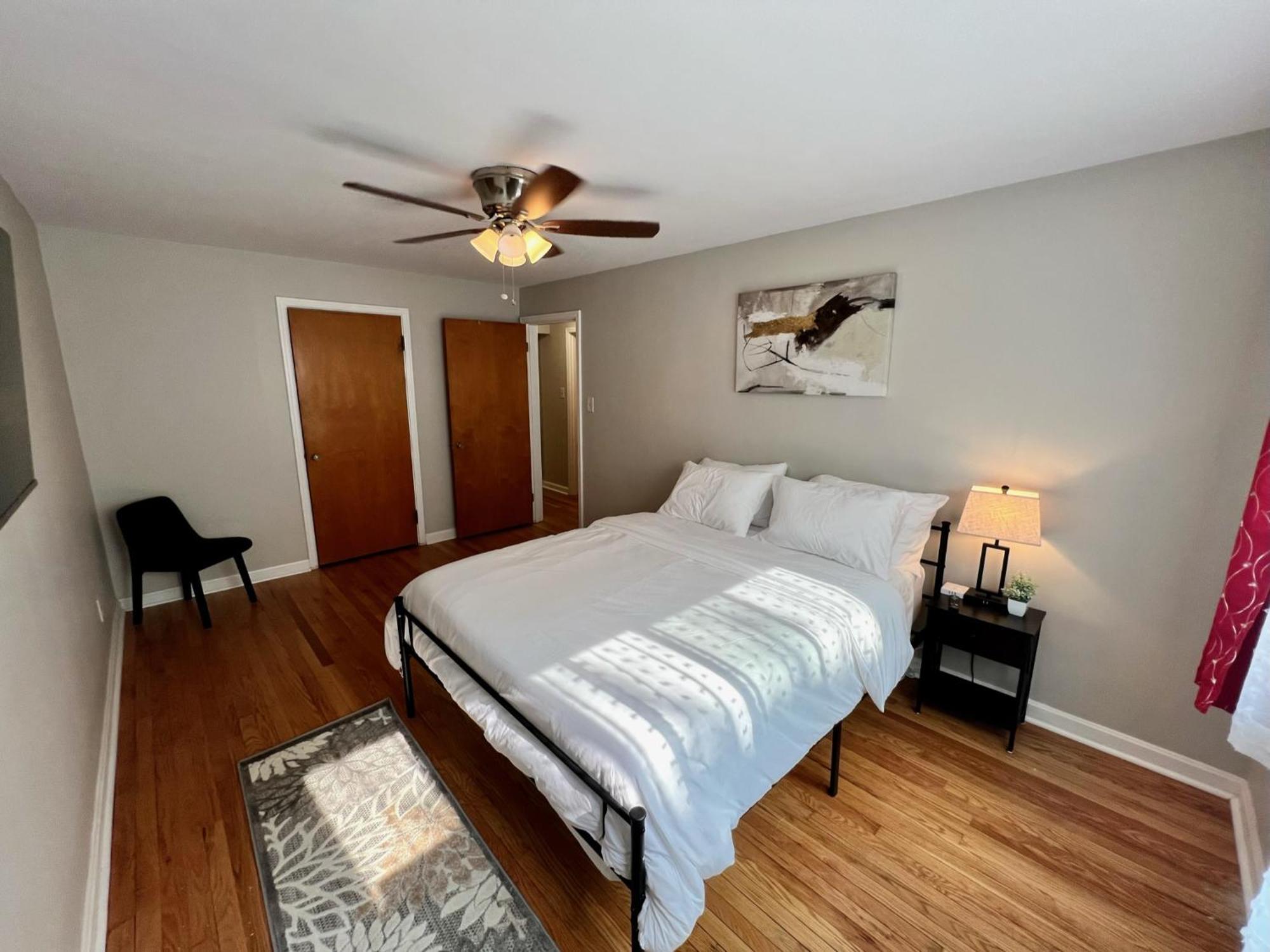 Apartment Red Ruby Spacious 2 Bedroom 10 Minutes To Dwntwn