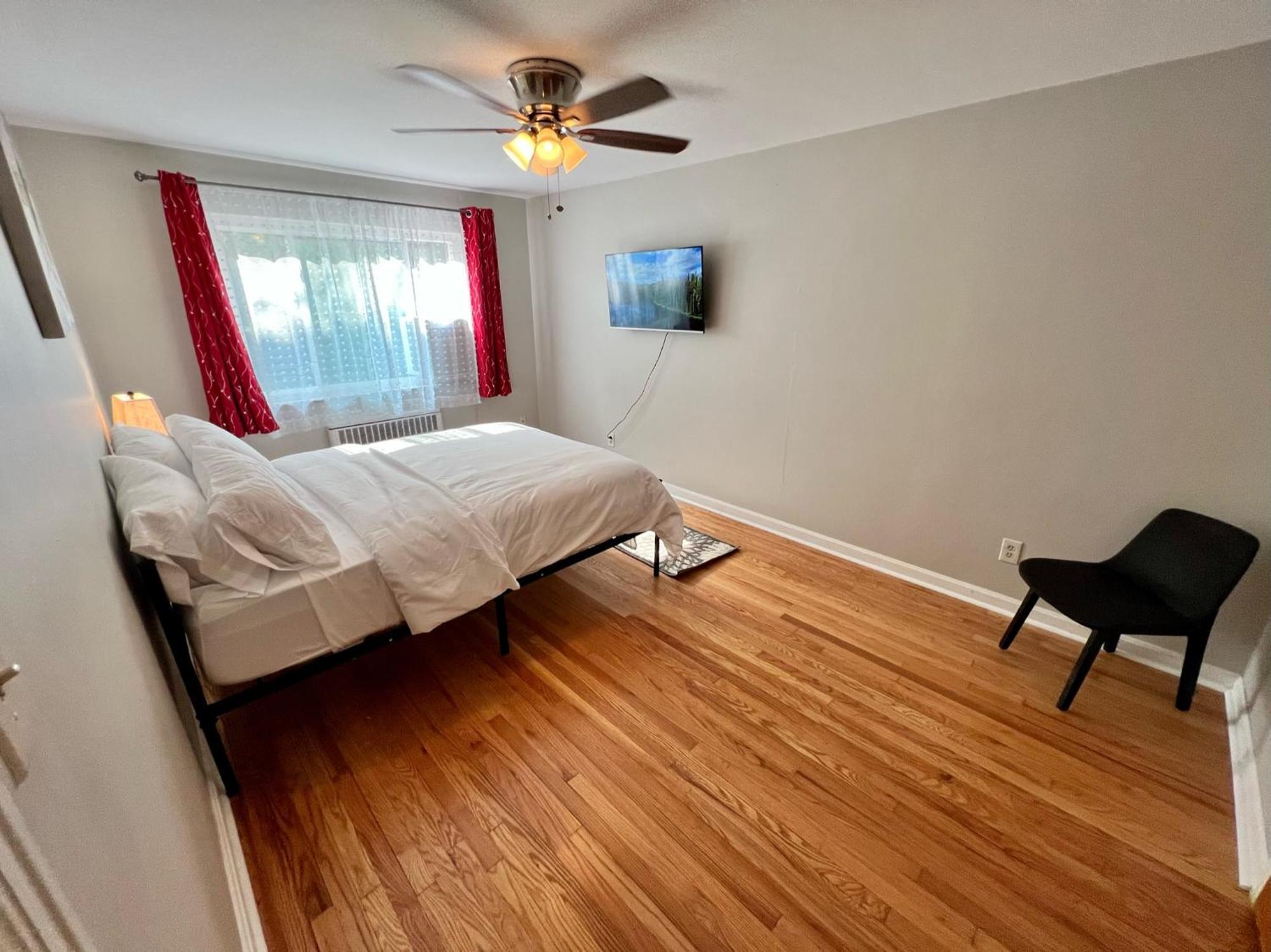 Red Ruby Spacious 2 Bedroom 10 Minutes To Dwntwn