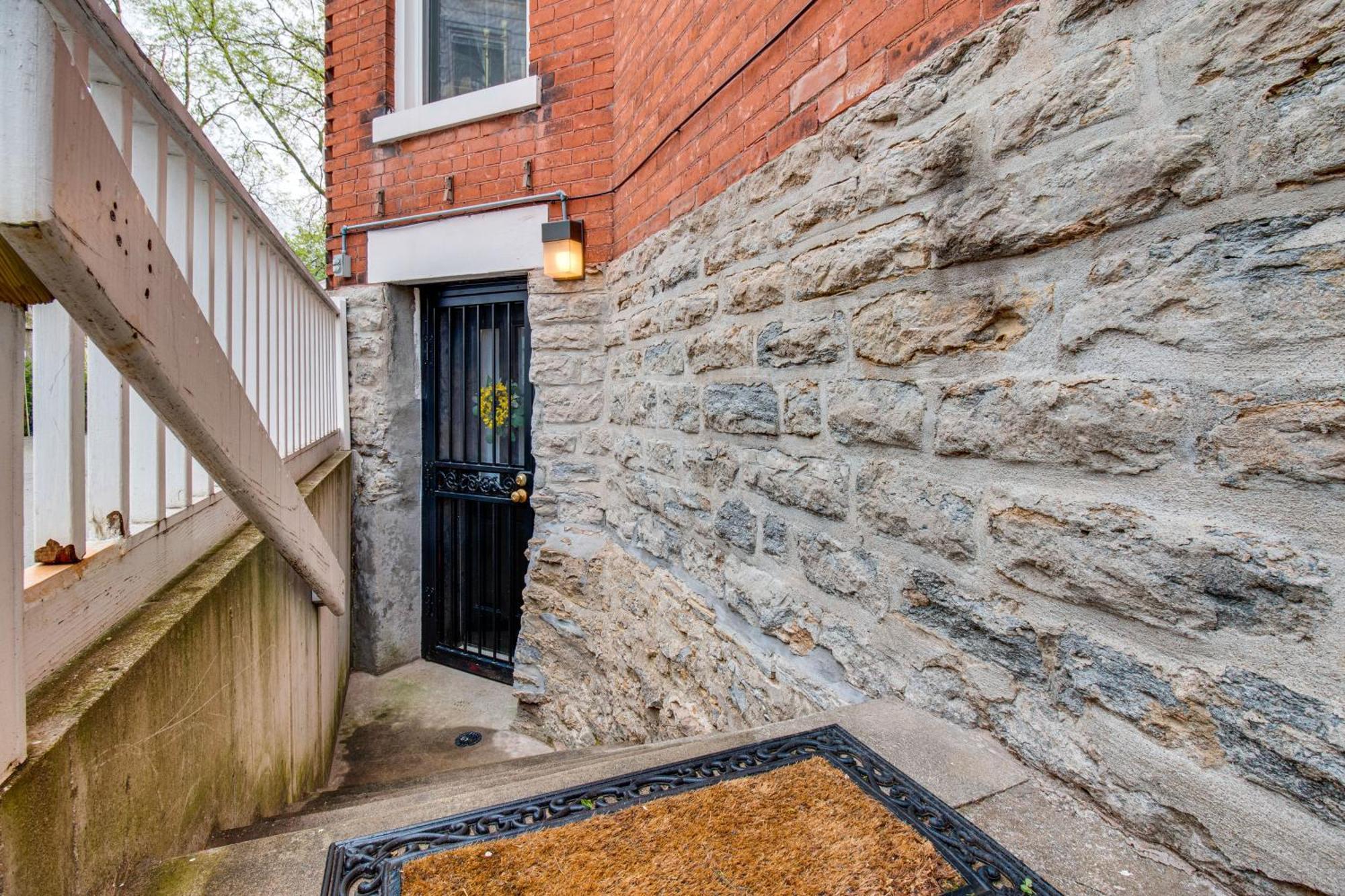 Garden-level Walkable Area! * Cincinnati
