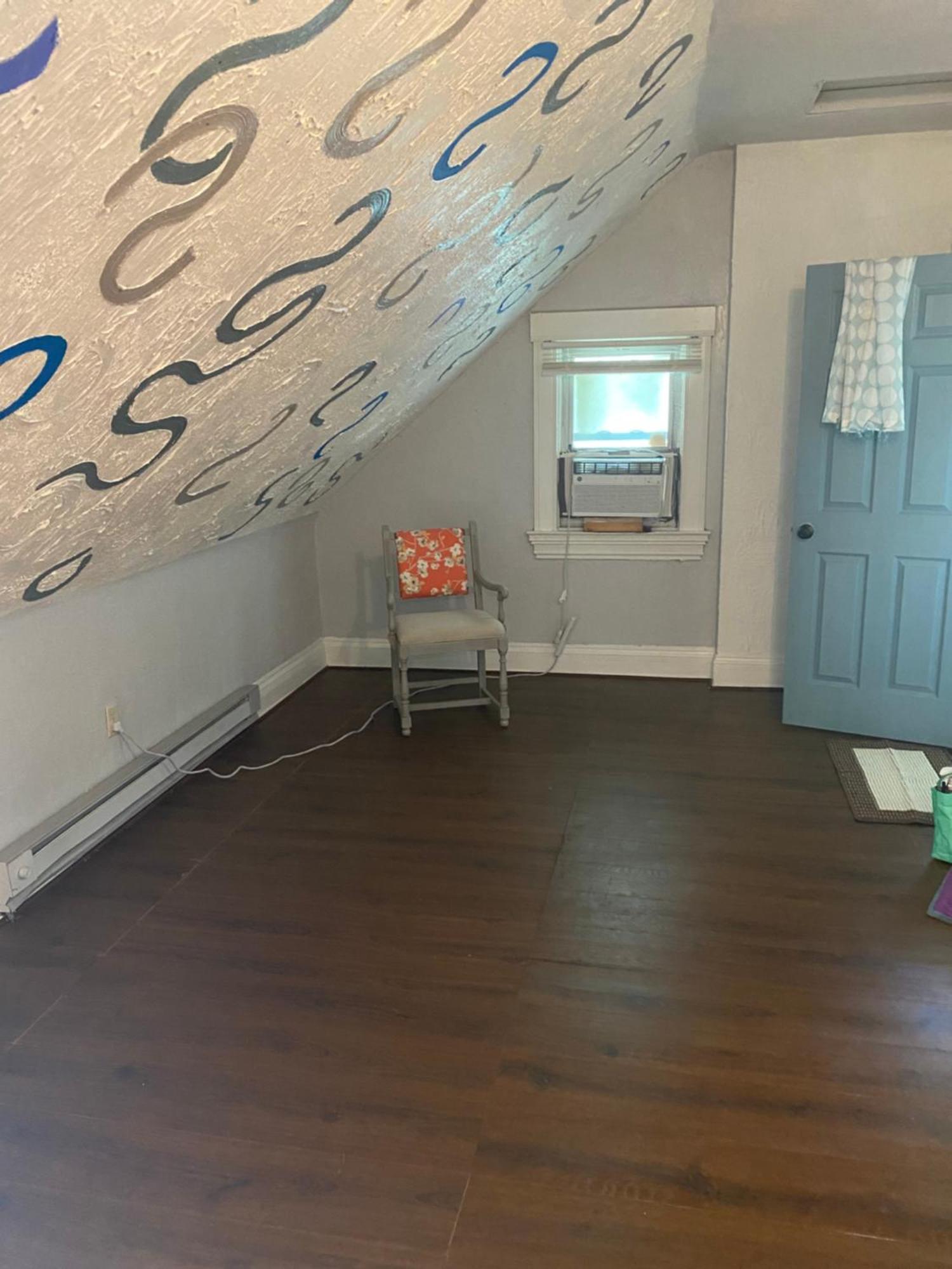 Awesome Attic Studio3b Private /shared Cincinnati
