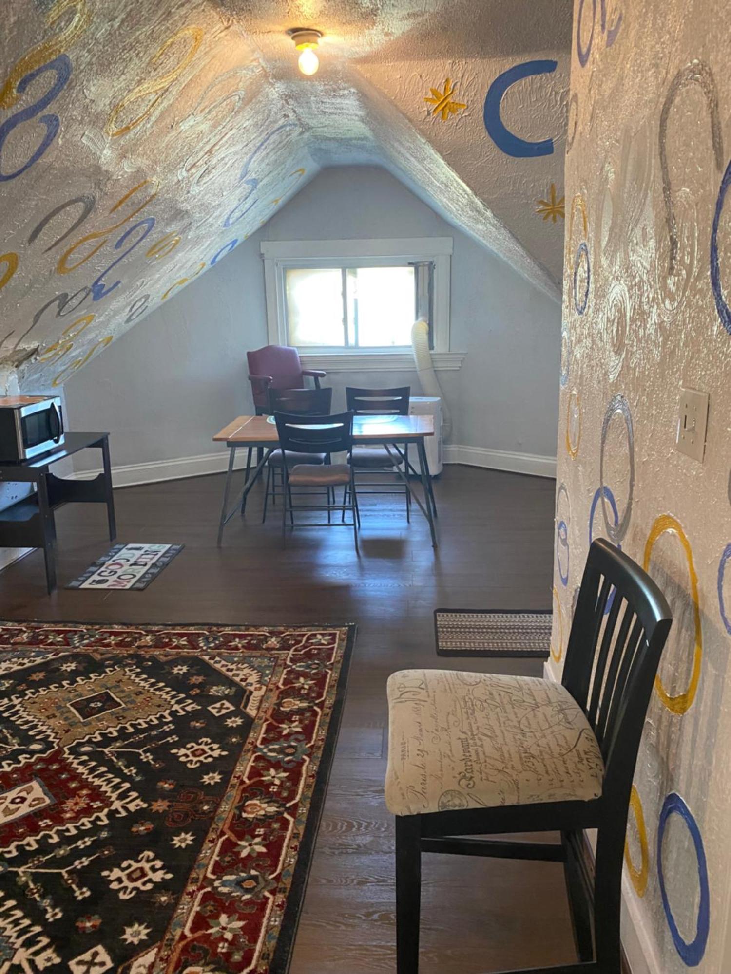 Awesome Attic Studio3b Private /shared Apartment *