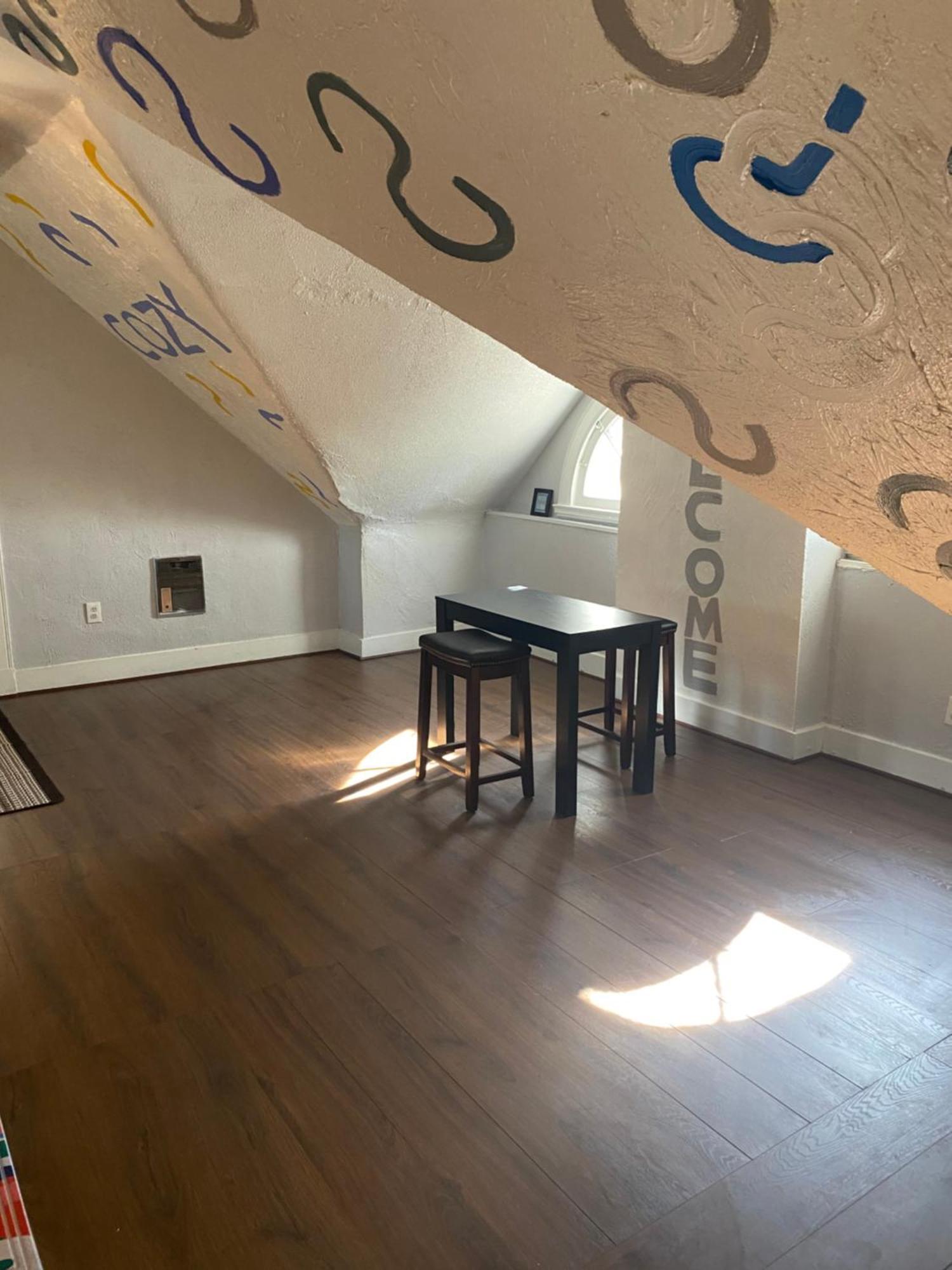 Awesome Attic Studio3b Private /shared Apartment *