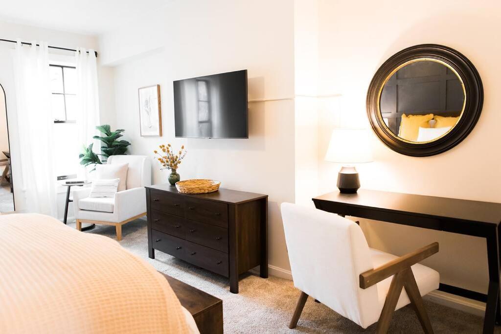 Cozy Downtown - Walk To Otr & Stadiums Holiday home *