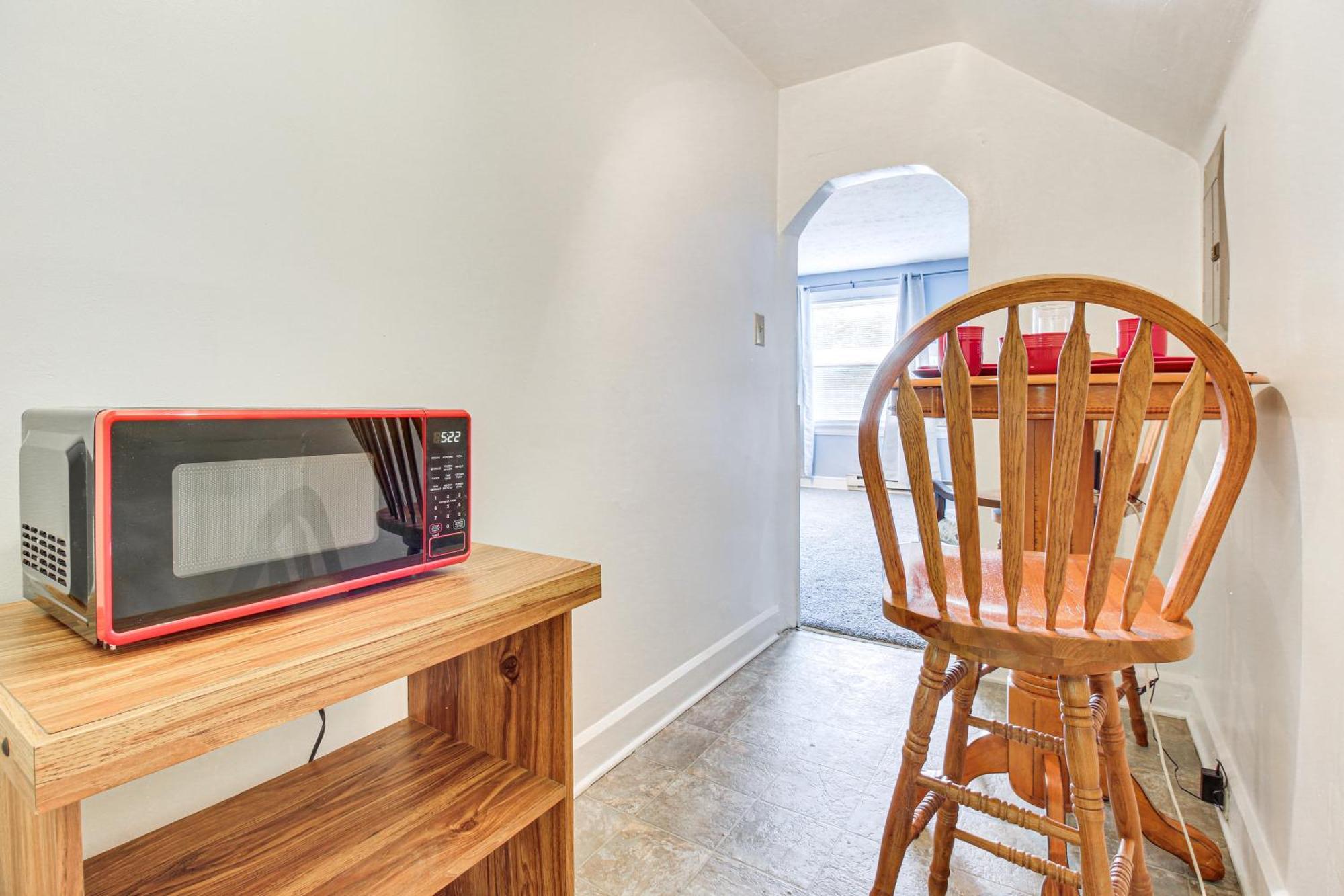 Apartment 5 Mi To Downtown! *