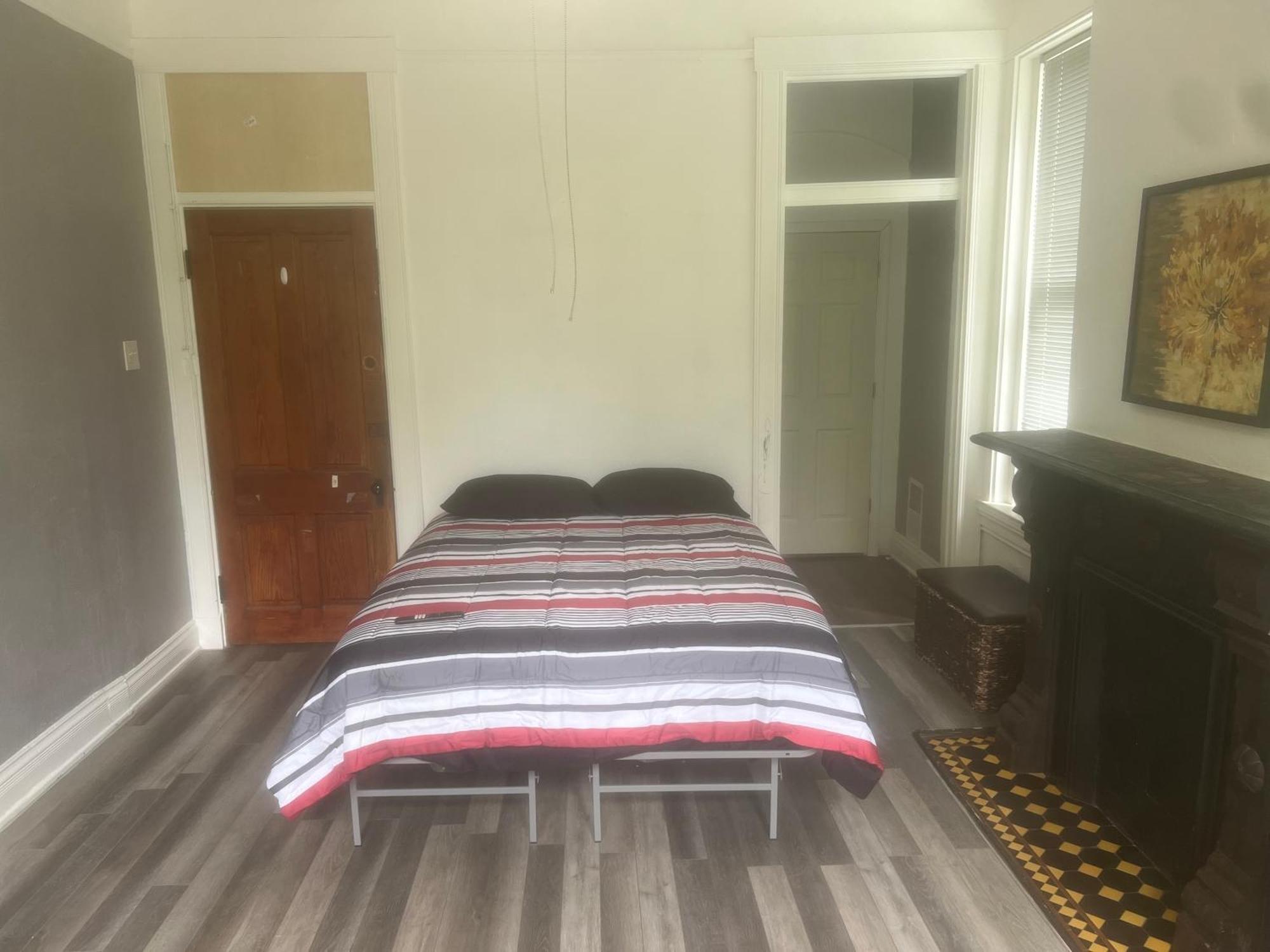 Second Floor Deluxe *