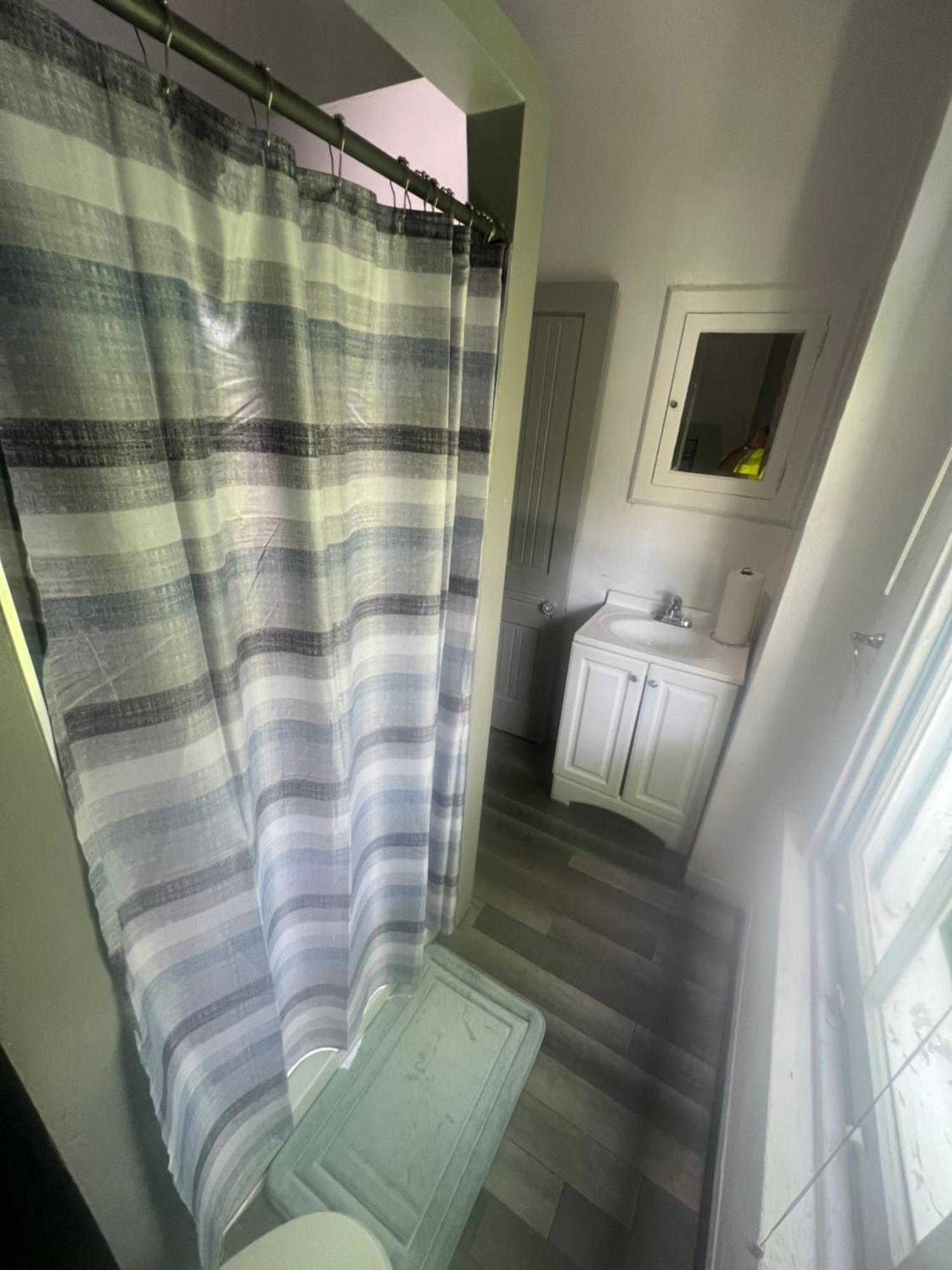 Second Floor Deluxe *