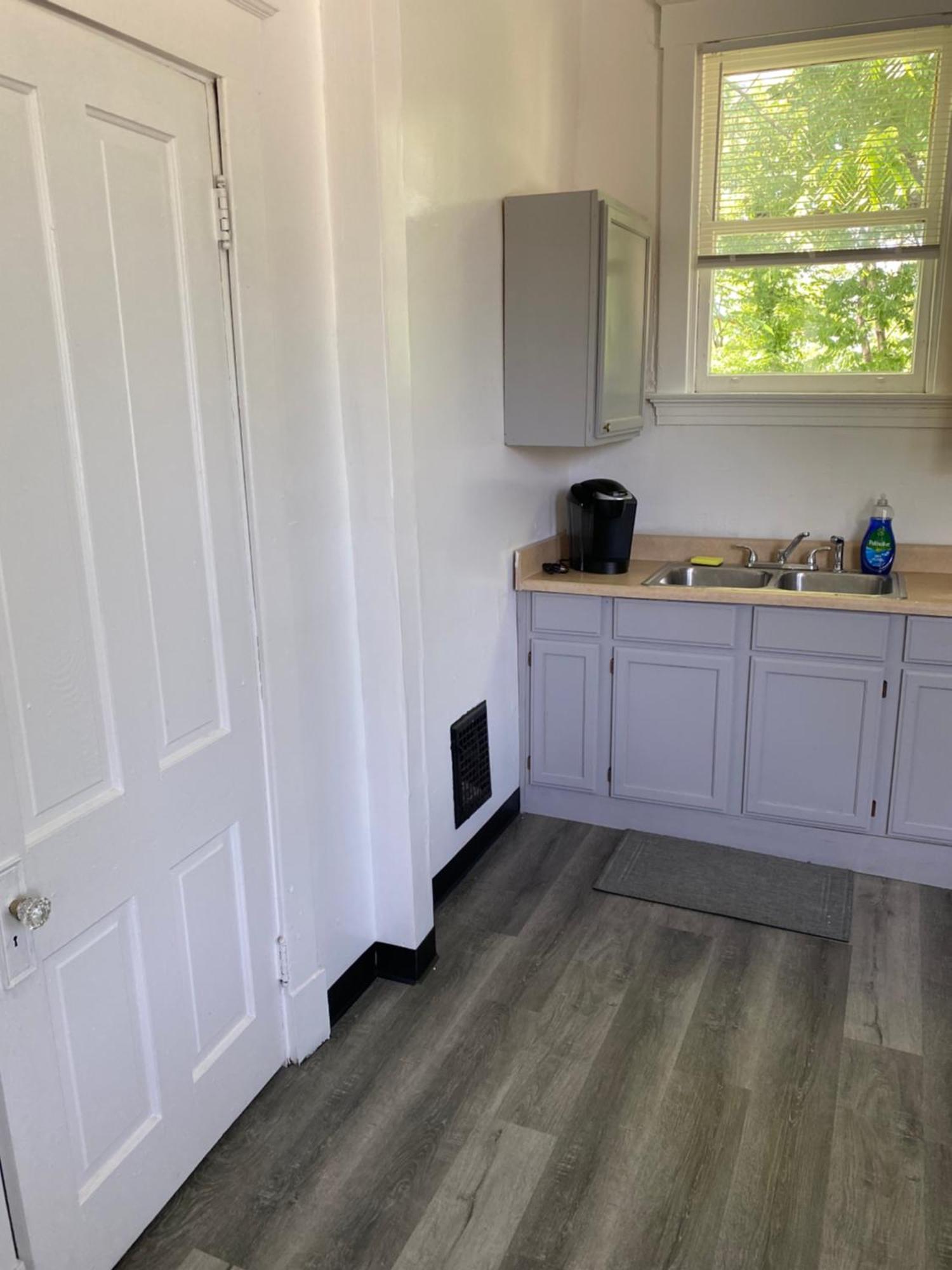 Second Floor Standard Private Apartment Cincinnati