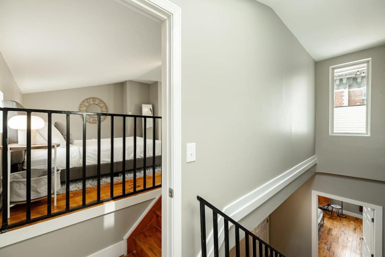 Lux Parkside Townhome - Free Parking - Walk To