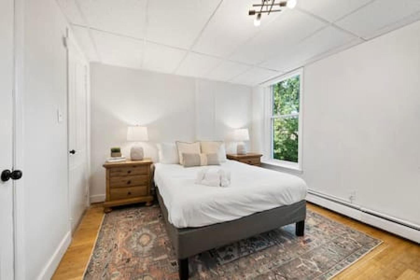 Comfy 1br With Parking - Near Uc, Zoo, Downtown Cincinnati