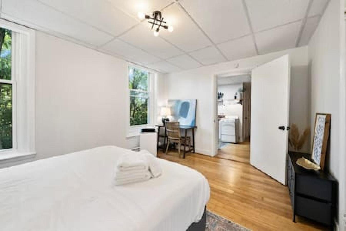 Comfy 1br With Parking - Near Uc, Zoo, Downtown