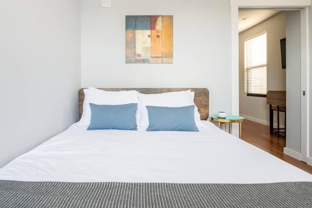 Otr, Queen Bed, 50in Tv, Workspace, Near Lightrail * Cincinnati