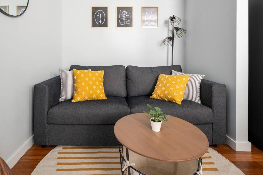 Otr, Queen Bed, 50in Tv, Workspace, Near Lightrail Apartment