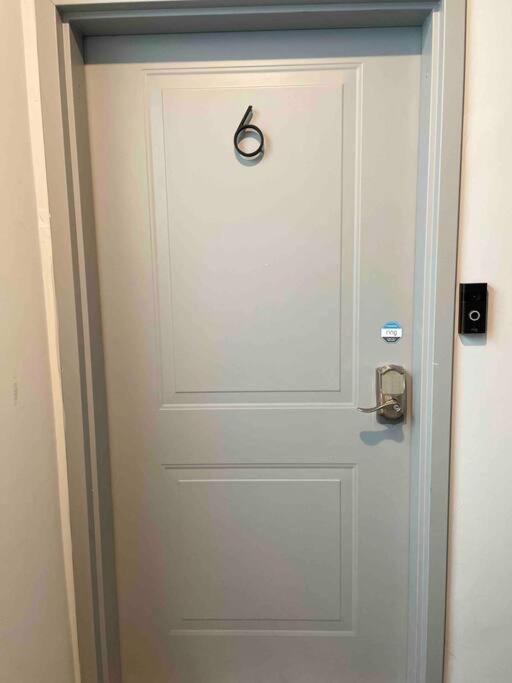 Otr, Queen Bed, 50in Tv, Workspace, Near Lightrail Cincinnati