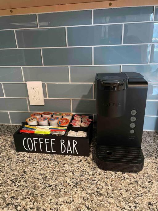 Otr, Queen Bed, 50in Tv, Workspace, Near Lightrail Apartment *