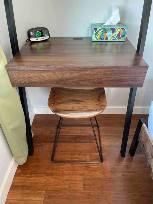 Otr, Queen Bed, 50in Tv, Workspace, Near Lightrail Cincinnati