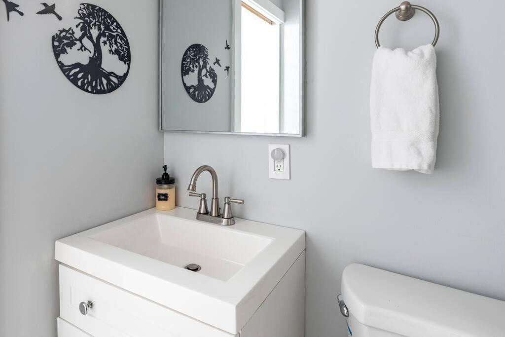 Otr, Queen Bed, 50in Tv, Workspace, Near Lightrail * Cincinnati