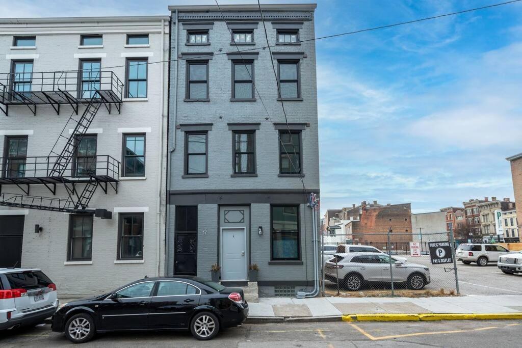 Apartment Otr, Queen Bed, 50in Tv, Workspace, Near Lightrail
